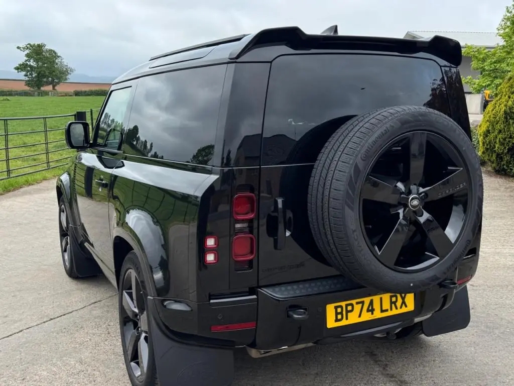 Land Rover Defender 90 HSE X-Dynamic D350 diesel