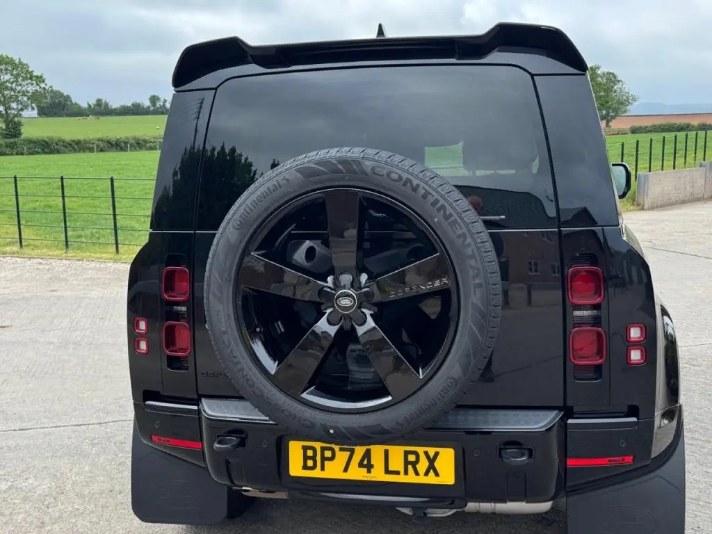 Land Rover Defender 90 HSE X-Dynamic D350 diesel