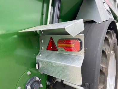 SpreadPoint MK-900 10 ton rear discharge muck spreader
