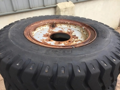 BKT 12.00-24 Yard tyres