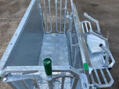 Condon Engineering sheep turn over crate