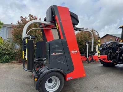 Kuhn SW 4014 bale wrapper