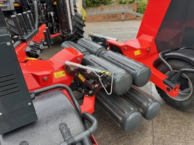 Kuhn SW 4014 bale wrapper
