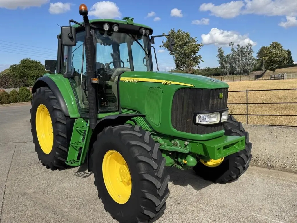 John Deere 6620