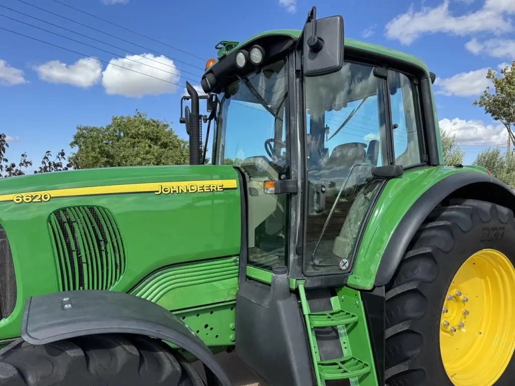 John Deere 6620