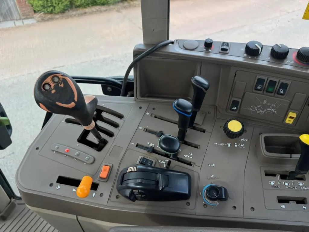 John Deere 6830 Standard